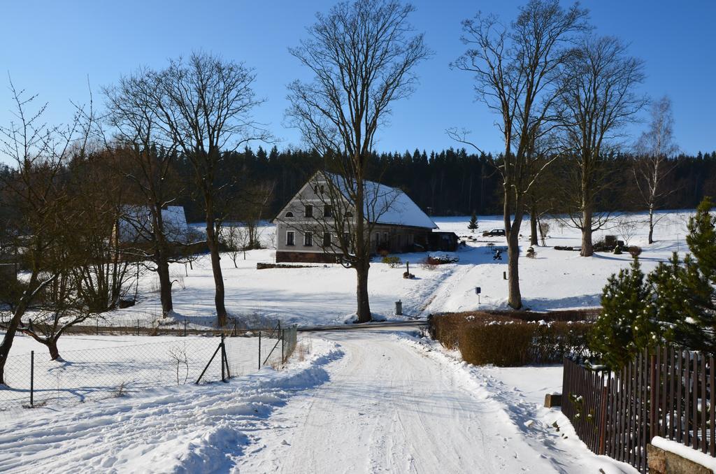 U tátovy lípy Apartamento Jívka Exterior foto