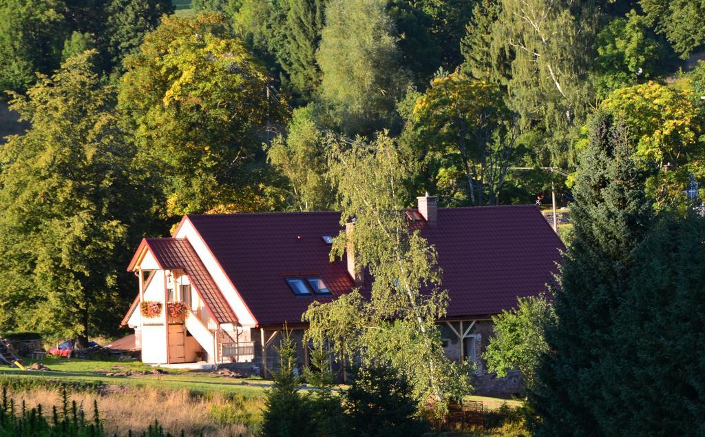 U tátovy lípy Apartamento Jívka Exterior foto